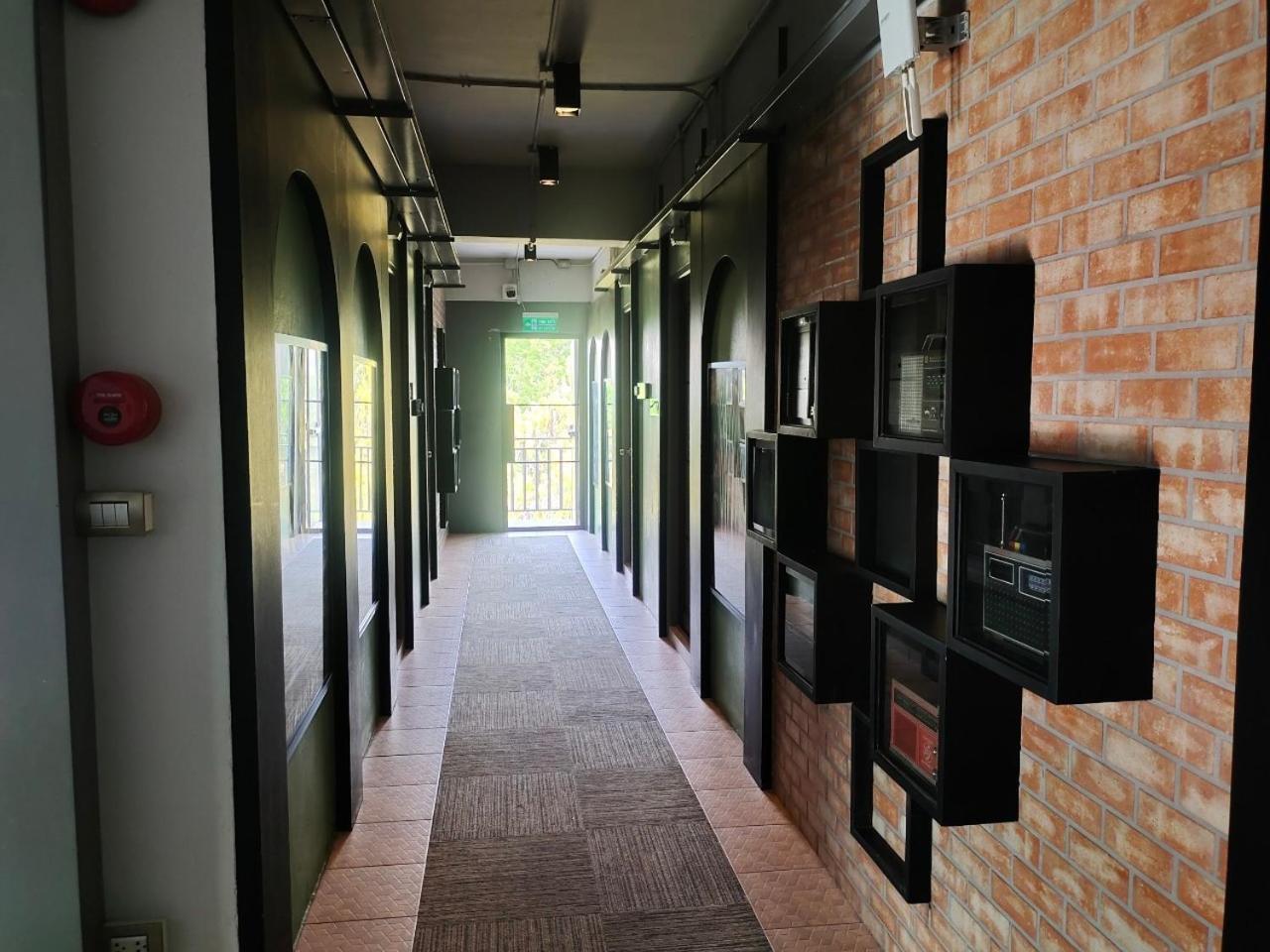Qoo Hotel Buriram Extérieur photo