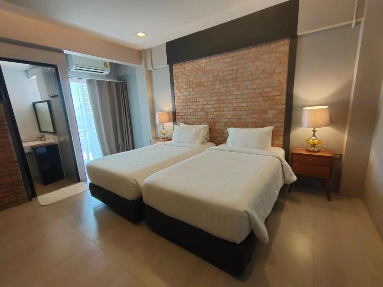 Qoo Hotel Buriram Extérieur photo