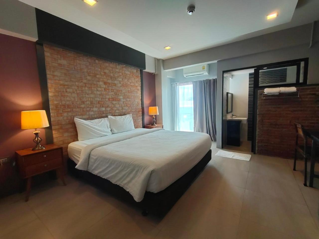 Qoo Hotel Buriram Extérieur photo