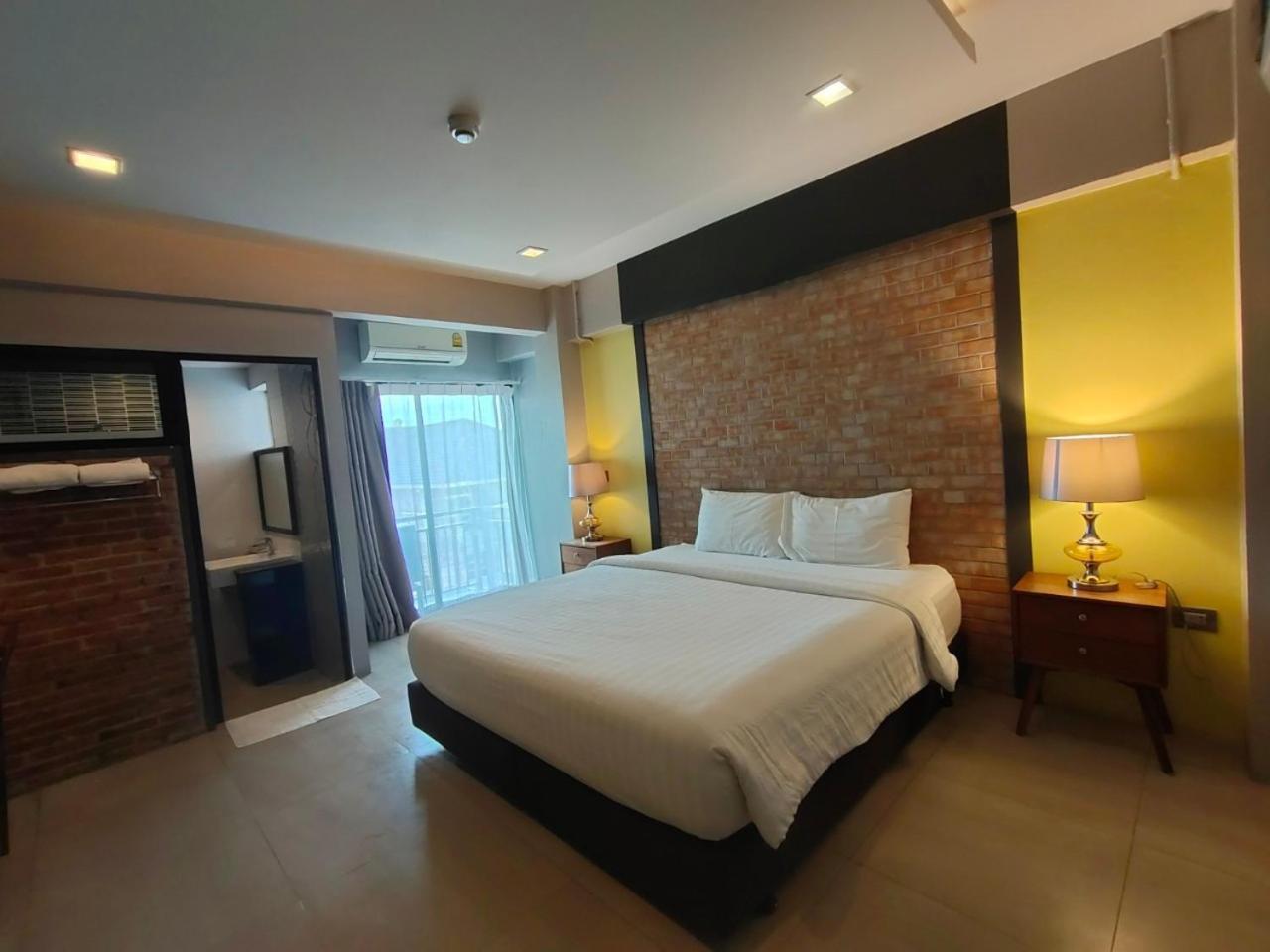 Qoo Hotel Buriram Extérieur photo